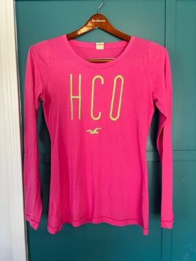 Hollister Hot Pink Crewneck Tee with Green Logo Size Large